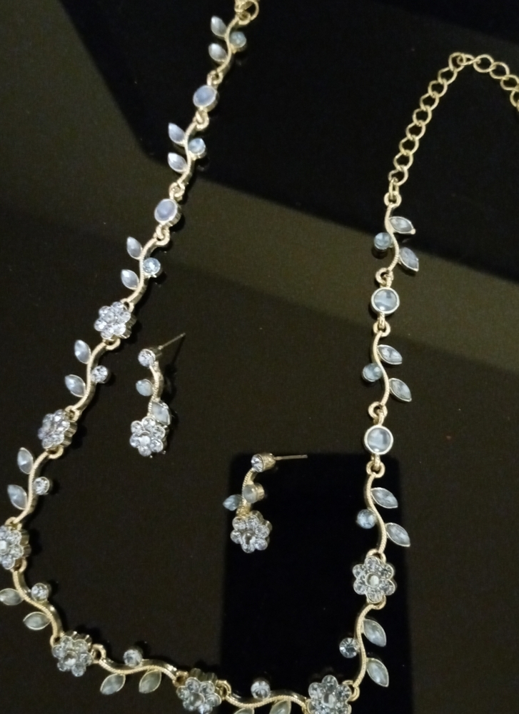 Elegant set